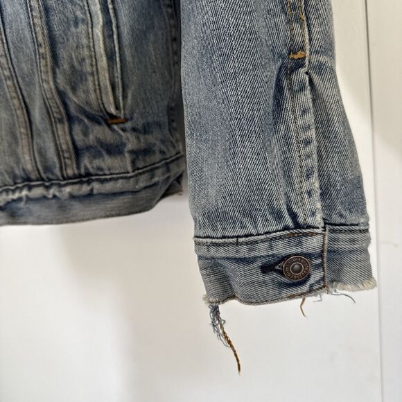 LEVIS Standard Trucker Sherpa Lined Denim Jacket 70520 Men’s SIZE M Distressed - Picture 2 of 11